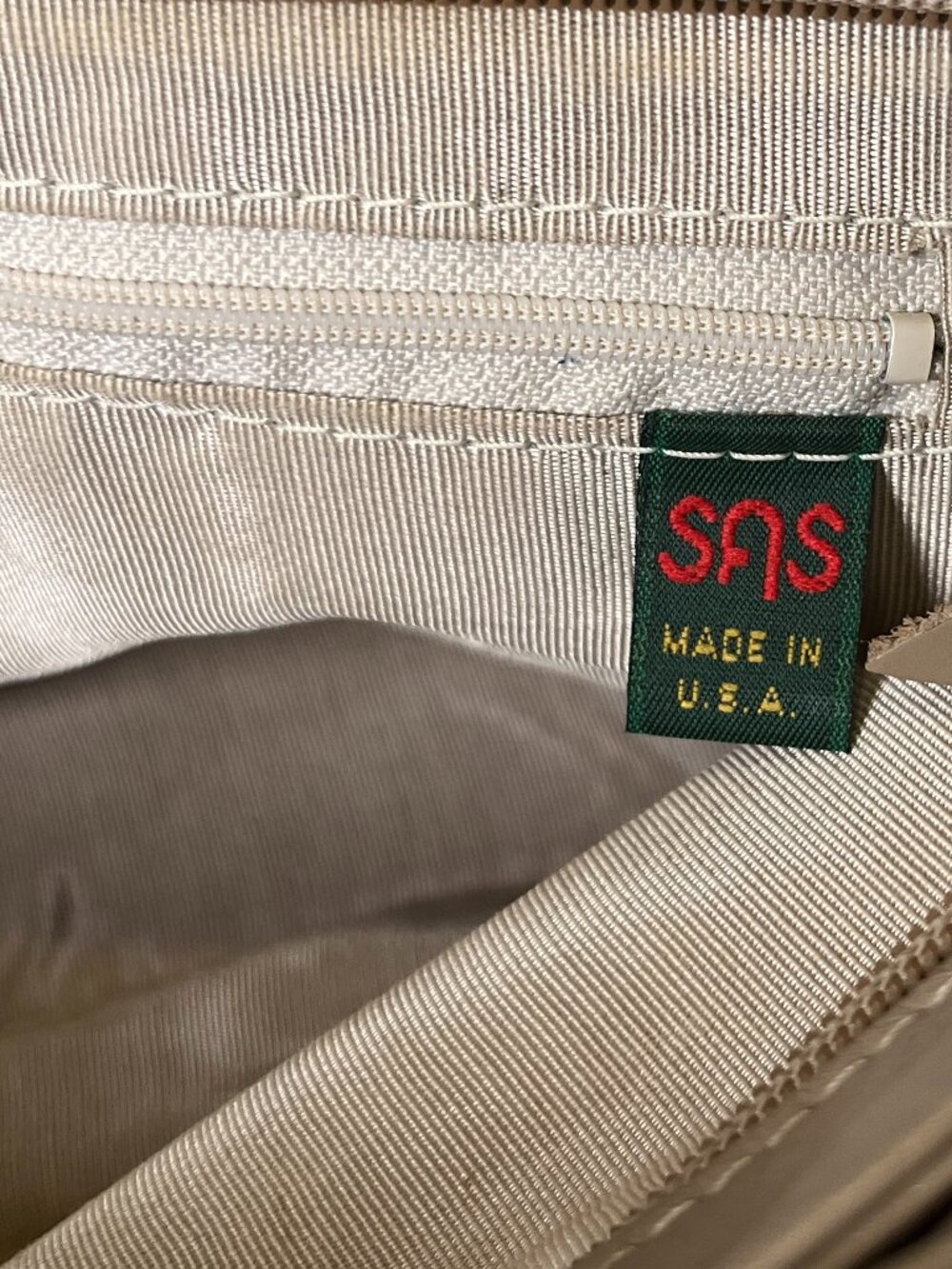 SAS Taupe Leather Vintage Shoulder Bag Made in USA - Picture 11 of 13